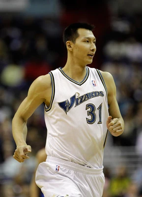 RandomNBAHoops's tweet image. RANDOM NBA PLAYER: 
Yi Jianlian, PF (2008-12)

New Jersey Nets (2008-10)
Washington Wizards (2010-11) 
Dallas Maviercks (2011-12)
Career Averages: 7.9 PPG, 4.9 RPG, 0.7 APG