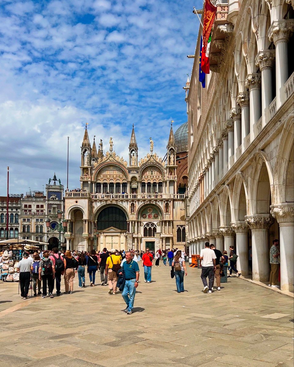 PizzyBoom's tweet image. Quando pensi che Roma sia la tua città preferita, e poi scopri Venezia… ❤️