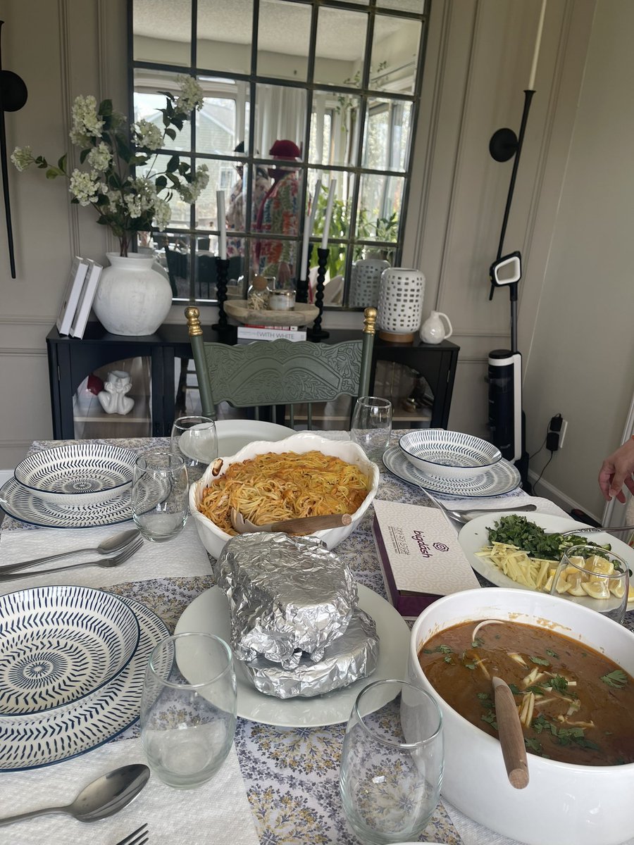 اصل نہاری تو بیف نہاری ہوتی ہے۔ 💁🏻‍♀️
says who 🌚💁🏻‍♀️🌚💁🏻‍♀️🌚