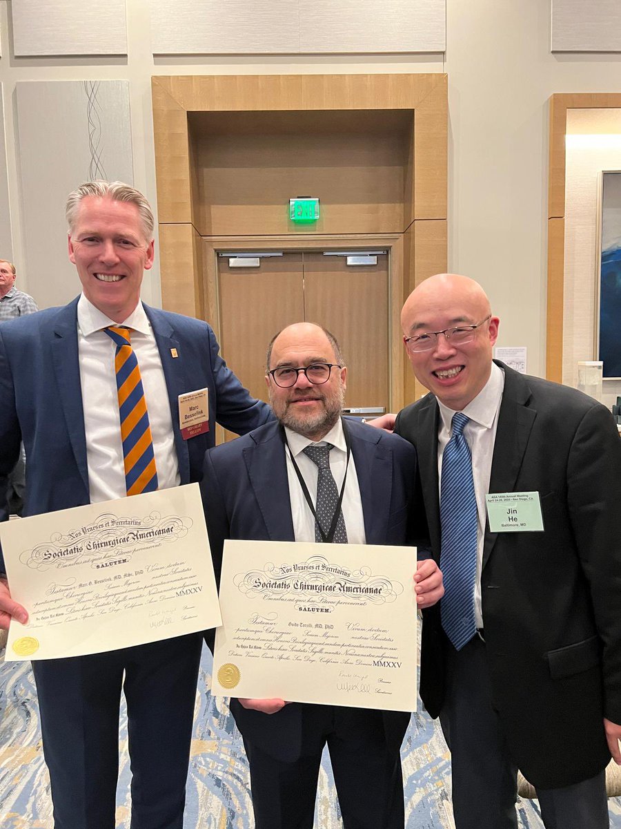 TorzilliGuido's tweet image. Back from San Diego as Honorary Member of the American Surgical Association, the oldest (1880) and most prestigious Surgical Society in USA. Something I share with my Masters, Mentors, & Pupils. @AHPBA @IHPBA @EAHPBA @APHPBA @IASGO_1988 @SIC_chirurgia @HumanitasMilano @HUNIMED
