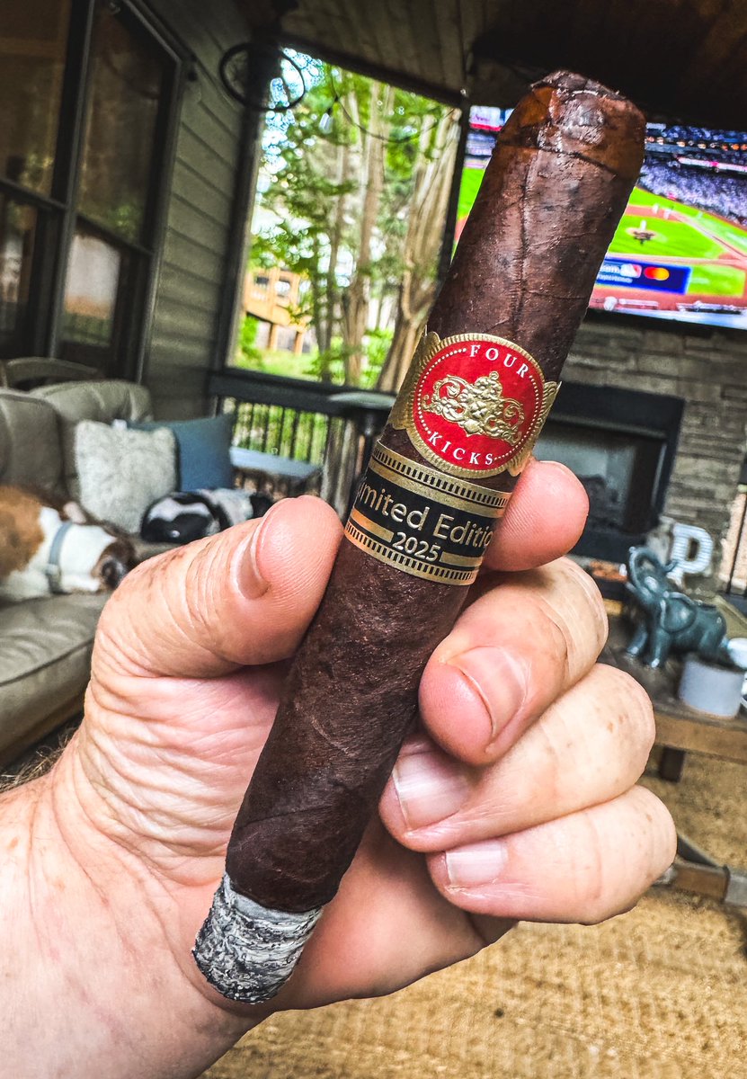 stogiedad's tweet photo. Time to sit back and relax for the rest of the evening. Going to put some steaks on in a bit, so I think it’s a good time to burn the 2025 version of the #FourKicks #MuleKick. It lives up to its predecessors…#nowsmoking #CigarLife #CigarsOnX @TheCrownedHeads https://t.co/qJzAV2EEfm