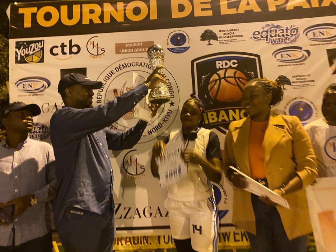 JulesLuanda's tweet photo. #RDC #Beni :27/4/25 final du tournoi de la paix organisé à Beni par la ligue de basketball du #NordKivu. Merci à la LIBANOKI pour le double honneur de ce jour : Invité pr remettre les médailles aux champions et Décoré pr nos efforts ds l’encadrement de la jeunesse sportive au NK. https://t.co/QemWJnl9As