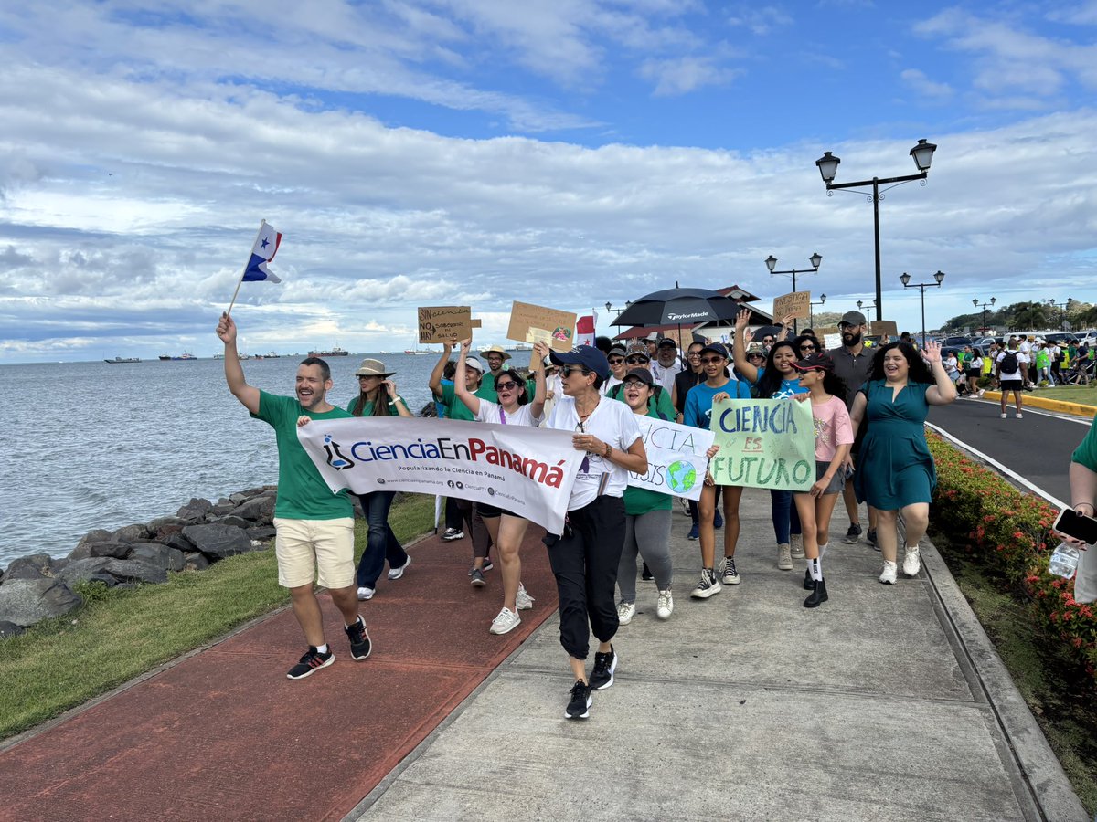 indicasat's tweet image. Culminación de la actividad Marcha por la Ciencia 2025, gracias a todos los que visitaron nuestro Stand en el Biomuseo y a todos los grupos que representaron a INDICASAT, explicando sus grandes investigaciones de Ciencia en Panamá 🇵🇦
.
.
.
#INDICASATAIP #MarchaPorLaCiencia2025