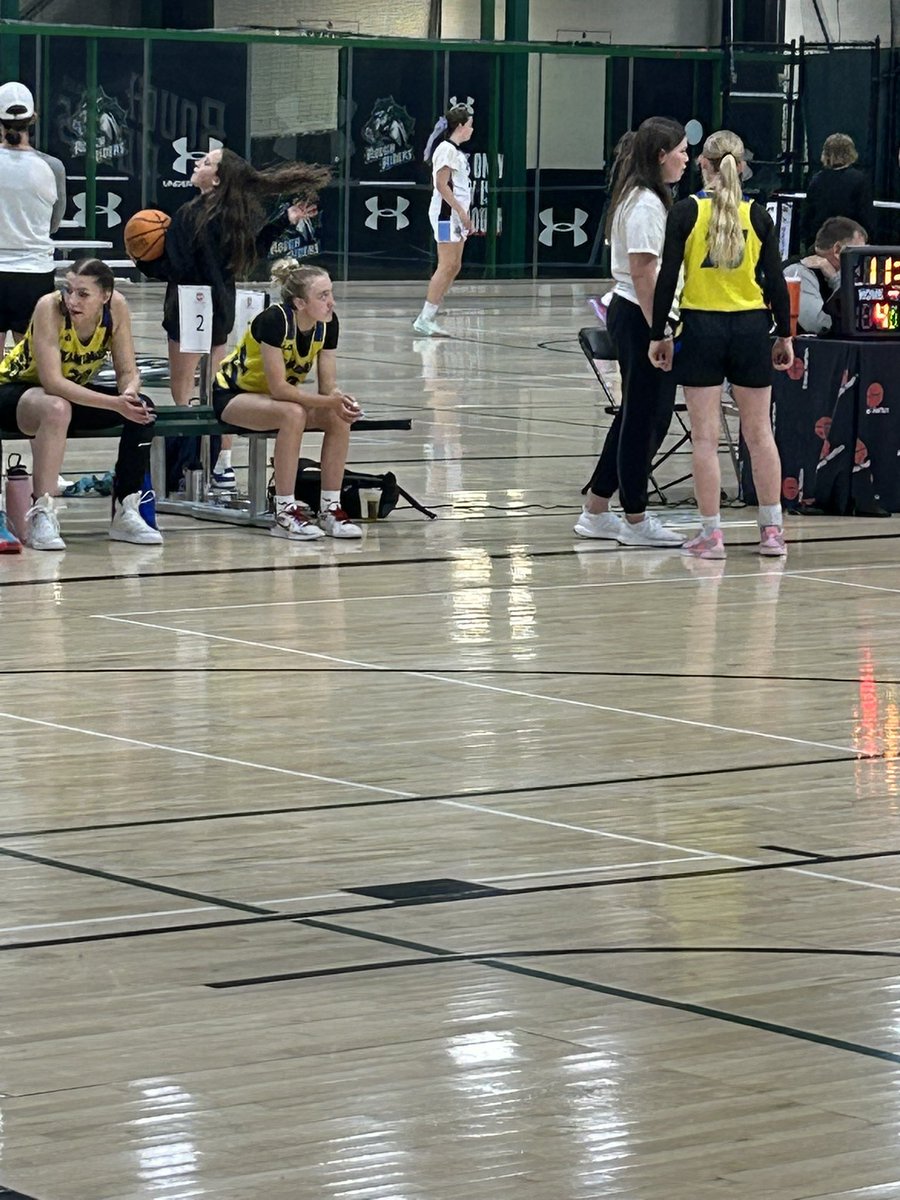 Tough loss today for our 16U girls but a nice 3-1 wknd!