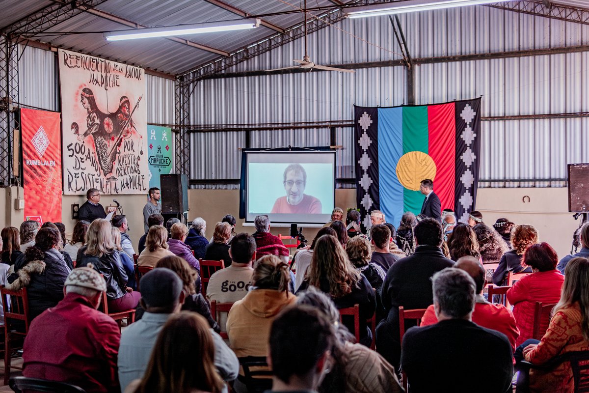 pcayuqueo's tweet photo. En el Día de los Pueblos Originarios la Municipalidad de General Viamonte (provincia de Buenos Aires) 🇦🇷 presentó un diccionario escrito por los vecinos de las comunidades mapuche. ¡En ambos lados de la cordillera avanzamos! #Puelmapu https://t.co/QeP2XiuQrs