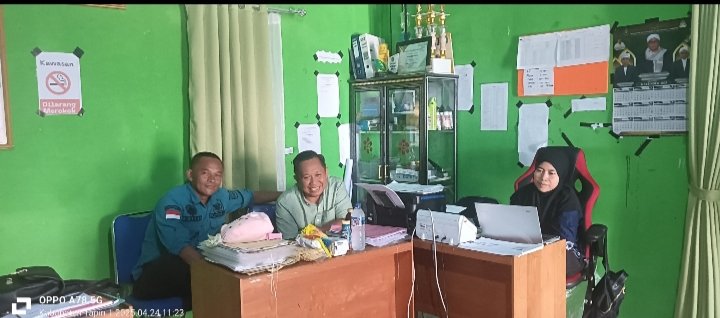 ZhaFunk2016's tweet photo. *#TPPBersamaMenteriDesa*

*Pemdes dan TPP dalam pemutakhiran Indeks desa demi data yg valid*

*#TPPBersamaMenteriDesa*

@prabowo
@YandriSusanto27
@ArizaPatria
@taufikmadjid71
@kemendespdt
@bpsdmkemendesa
@tpp_provKalsel https://t.co/IjLklL8fKx
