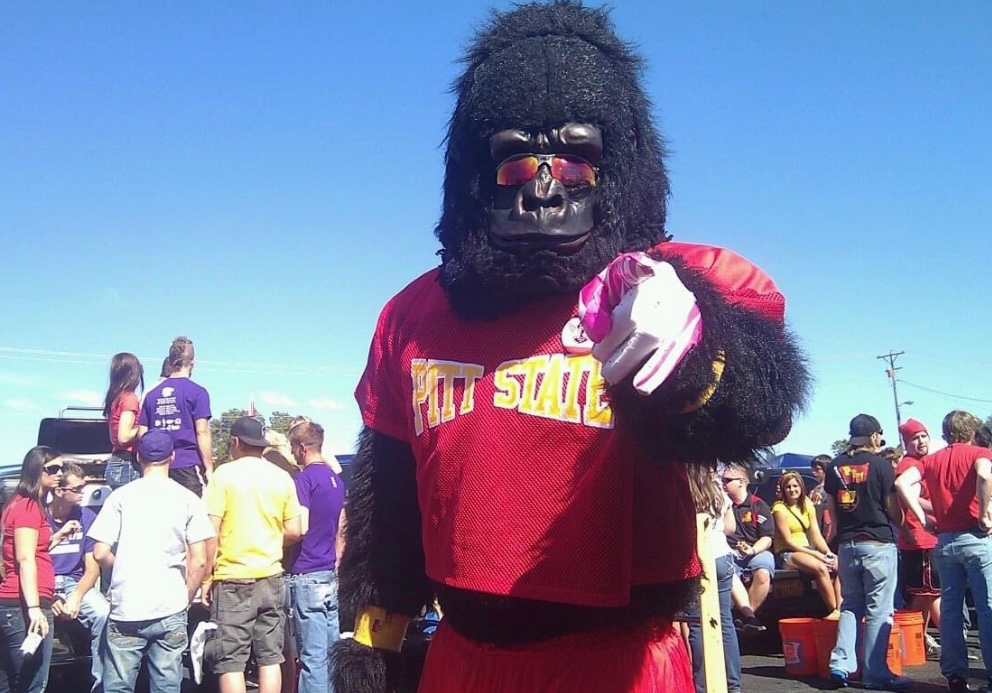 This guy could definitely beat up 100 people

<a href="/SickosCommittee/">Sickos Committee</a> <a href="/nocontextcfb/">no context college football</a> <a href="/NottheMIAA/">Barstool MIAA</a>