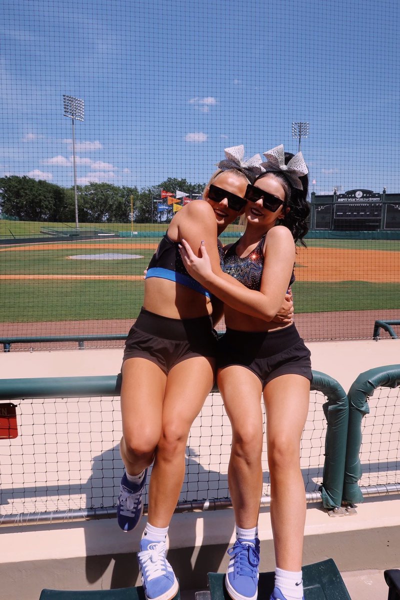 _kyliegrace7's tweet photo. couldn’t have made it through the season without her https://t.co/LLVcdPtf1z