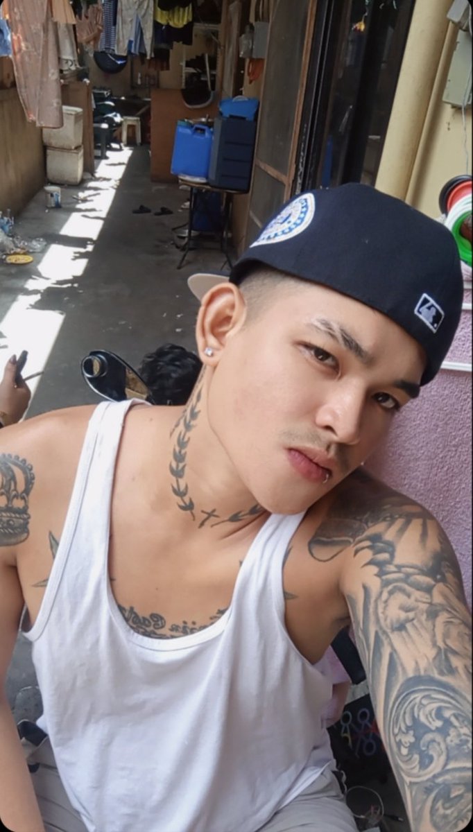 stevehalfbaked's tweet photo. Pa massage nakayo bigyan nyo naman oras makapag relax sarili nyo
Available po ako anytime metro manila area 
Cubao qc makati pasay
dm me
Nude pic sa mag retweet https://t.co/fSh6r4cmw8