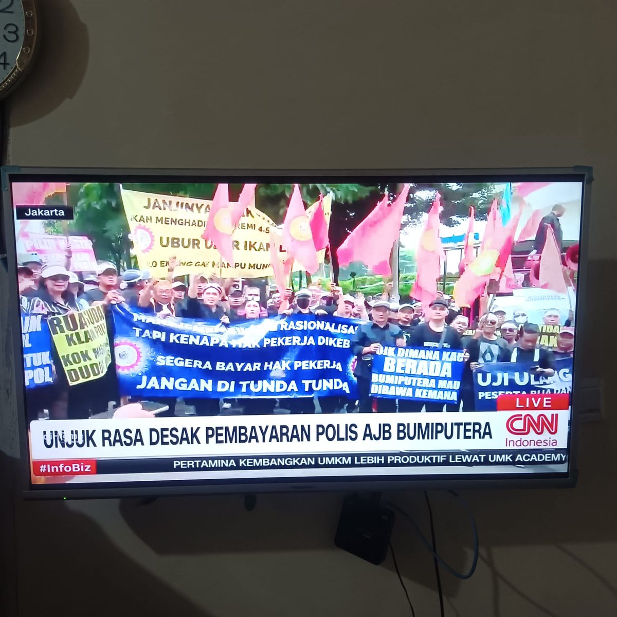 Lohhh BUmiputera nihhhhh... 😂
-
gimana nih pembayaran polis 👏👏👏
#kasus #Demo #demojakarta #bumiputera #kasusbumiputera #viral #fyp #Polis #polisbumiputera #asuransijiwa #asuransi #kasusasuransi