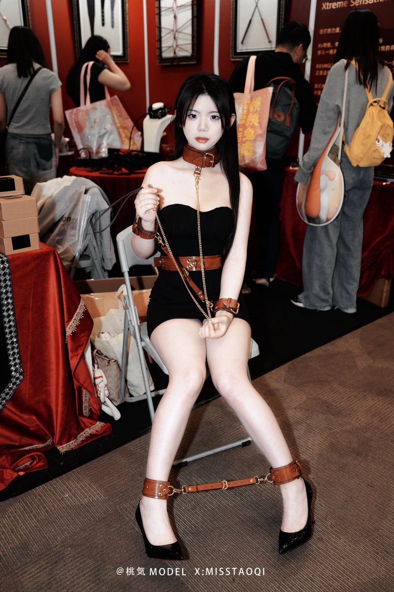 “直视我的眼睛”

品牌：<a href="/XSWhip/">Xs寻悦</a> 

原创投稿：<a href="/ToBulma/">布尔玛</a> <a href="/ToBulaer/">布拉尔</a>
<a href="/KawasawaSen/">川泽森</a> <a href="/BulmaList/">原创榜单</a>