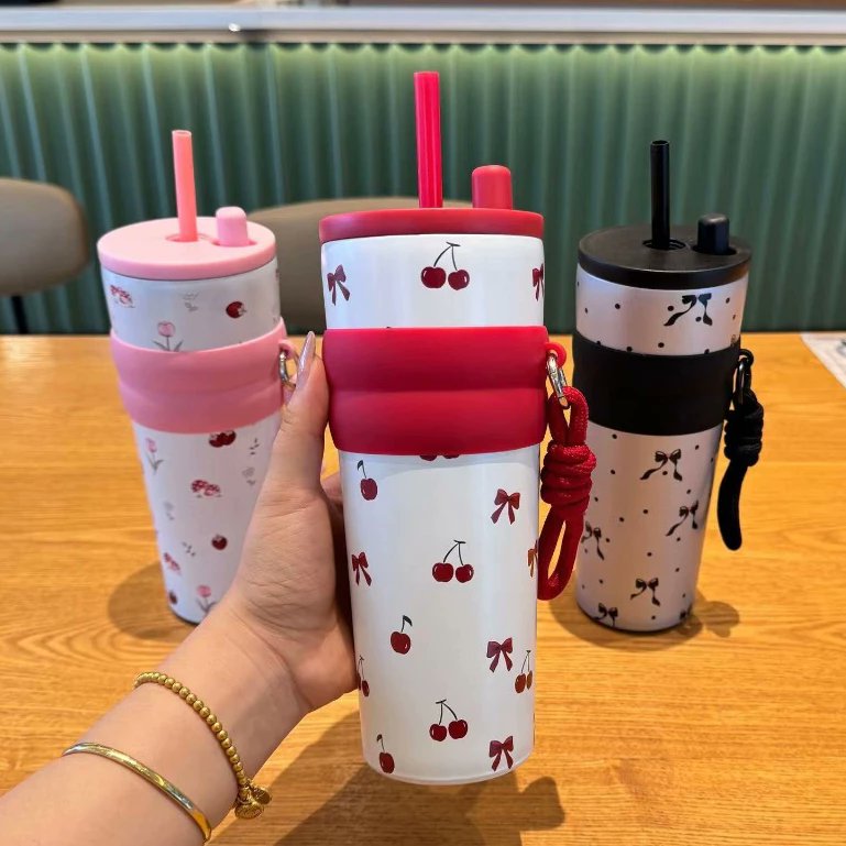 antighosting20's tweet photo. adulting adalah ketika kamu menyadari minum air putih sepenting itu dan kemana mana bawa tumblr😭🤏🏻 sini ada rekomendasi tumblr cakep cakep buat kalian. anw semangat hari senin, kuat kuat ya badan🙏🏻 https://t.co/3FOIBLbZRT