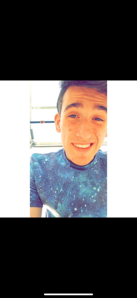 celliot_t's tweet photo. @THEMAJESTEE But did the twink die? https://t.co/emly5xa2TZ