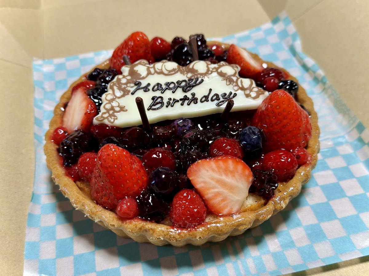 FLCL9th's tweet photo. 今年も無事に迎えられました🎂🎉🎶

＼( '▽')／ﾋｨﾔｯﾎｩｩｩｩｩｳ！！♪♬𓂃 ◌𓈒𓋪 https://t.co/wAvyeB4Qml