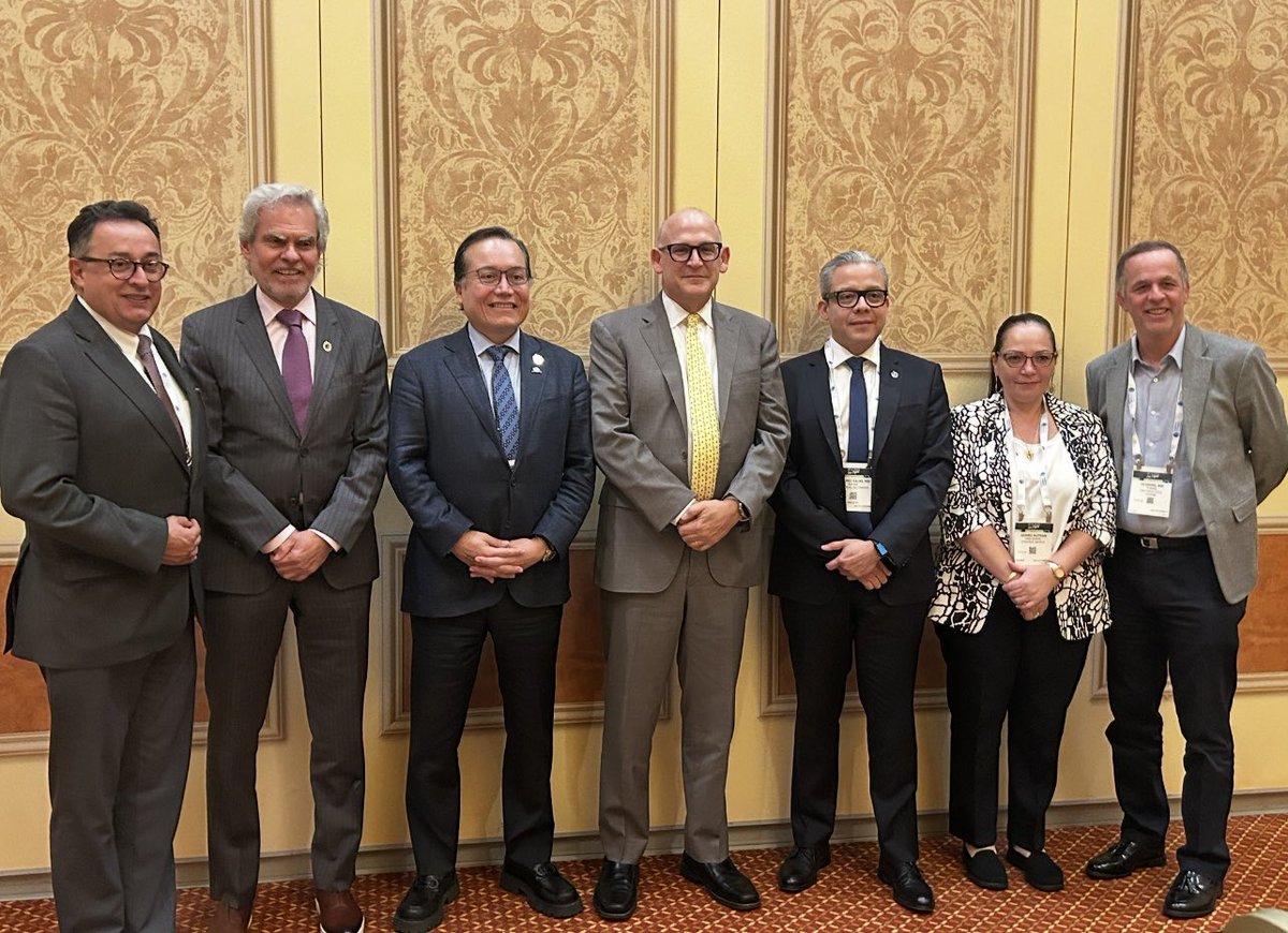 Confederación Americana de Urología (CAU) (@cau_uro) on Twitter photo Reunión de Comité Ejecutivo <a href="/CAU/">Clark Atlanta Univ.</a> y @AUA durante el Congreso #AUA2025 . Reforzando lazos de colaboración . #SomosCAU Reunión de Comité Ejecutivo <a href="/CAU/">Clark Atlanta Univ.</a> y @AUA durante el Congreso #AUA2025 . Reforzando lazos de colaboración . #SomosCAU