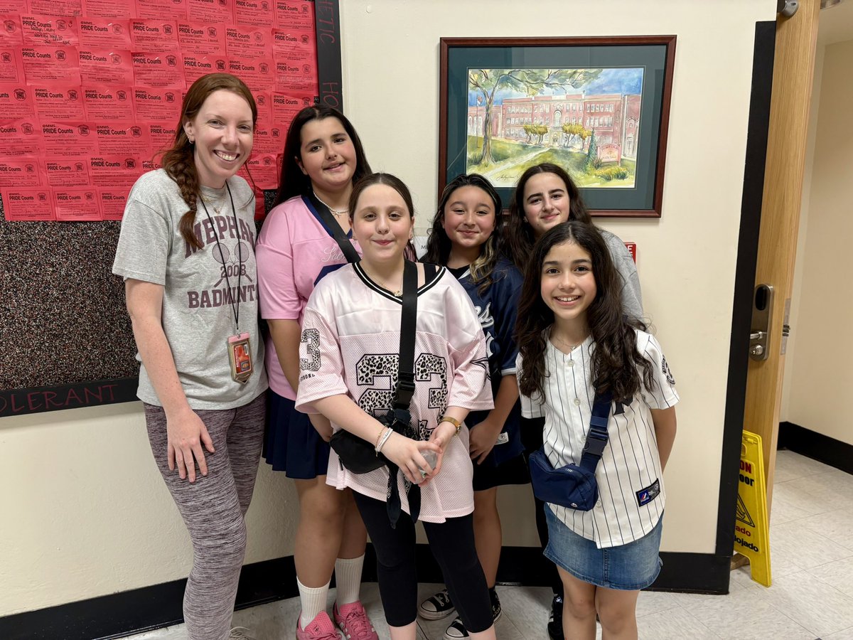 Allabouttheyet's tweet image. ⚾️🏀⚽️🏈The Spring Dance was a HIT! Learners @MineolaMS voted on the theme, All-Star Sports & 316 learners attended the dance in their favorite sports gear.
📸 Check out all the fun!
#MineolaProud
