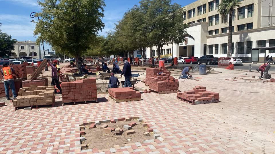 AESPAB's tweet photo. Elevar la calidad de vida para los hermosillenses es prioritario; se agradece la restauración de zonas históricas ya que estas acciones revitalizan el área y nos ayudan a obtener espacios públicos más agradables en lo local y de quienes nos visitan 👍🏽👊🏼 #cascohistórico #thebest https://t.co/CRiEs8QgKi