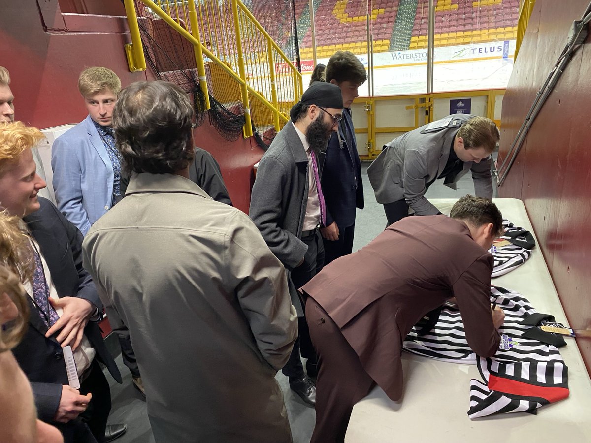 Hockey Canada’s Telus Cup Officiating Coaches Josh Smith &amp; Ron Dietterle are presented with an exclusive Hockey Canada Telus Cup jersey autographed by the 14 Telus Cup Officials at the completion of the Gold Medal game in Chilliwack. #morethandroppingpucks <a href="/NCZRC/">NCZRC</a>