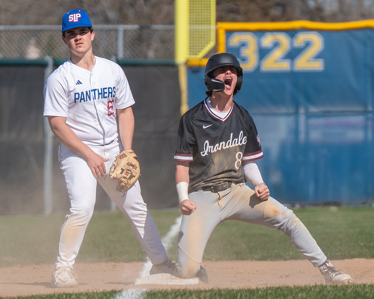 After a pitchers dual, the Knights battled to win a wild one against the Panthers in 10 innings on the road ⚾️⚔️