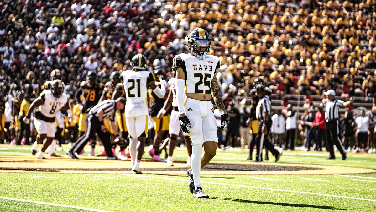 First Class Prospects (@fcprospects_) on Twitter photo Liam Lindo (<a href="/LiamLindoo/">Liam Jamal Lindo</a>) Arkansas- Pine Bluff 6’3 200 CB has 2-3 YEARS ELIGIBILITY and has recently heard from 2 P4s Auburn and Nebraska since getting in along with 11 other FBS teams. Lindo had 30 TOT - 2 INTs - 5 PBUs in ‘24.
Lindo is a cover player with a great frame and Liam Lindo (<a href="/LiamLindoo/">Liam Jamal Lindo</a>) Arkansas- Pine Bluff 6’3 200 CB has 2-3 YEARS ELIGIBILITY and has recently heard from 2 P4s Auburn and Nebraska since getting in along with 11 other FBS teams. Lindo had 30 TOT - 2 INTs - 5 PBUs in ‘24.
Lindo is a cover player with a great frame and