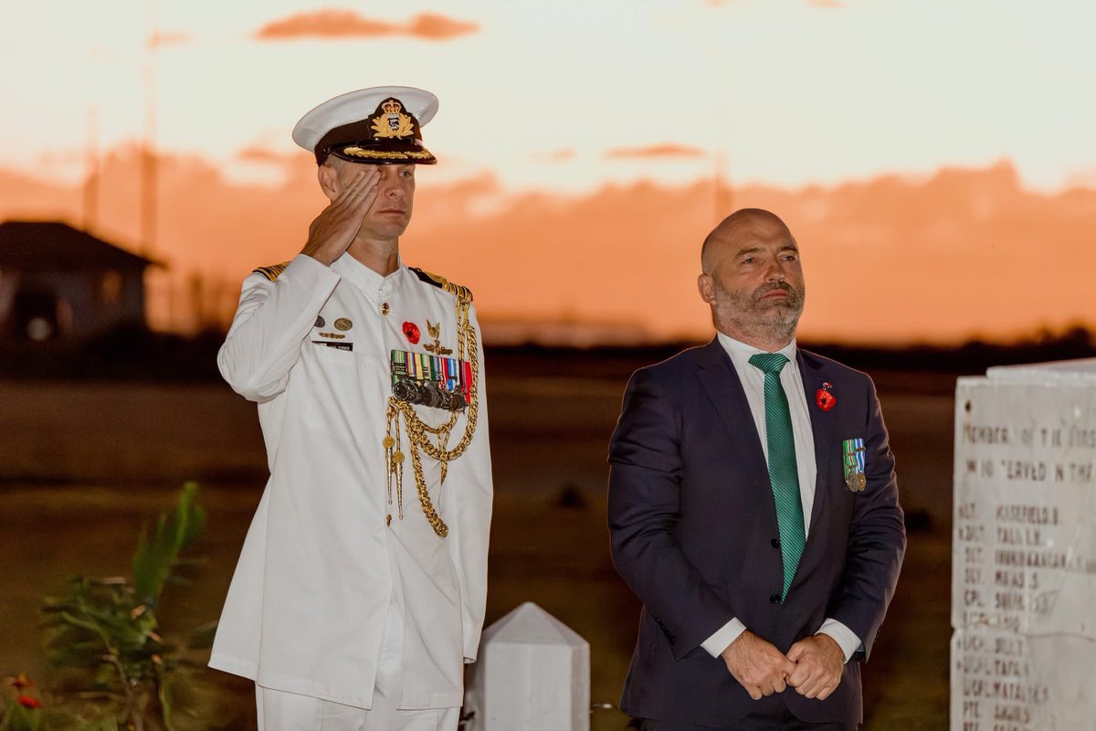 Lest we forget. The Australian High Commission, in partnership with NZ and HMAF, hosted an Anzac Dawn Service at Pangai Lahi Cenotaph. The commemoration honoured the sacrifices of 🇦🇺, 🇳🇿, and 🇹🇴 service personnel, and marked 110 years since the Anzac landing in Gallipoli.