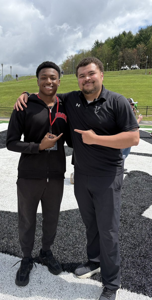 Chris Gordon (@chrisgordonn15) on Twitter photo Thank you <a href="/UVAWiseCavsFB/">UVA Wise Football</a> for the junior day and spring game invite. I appreciated the opportunity to see the players compete and to view the campus. <a href="/yates_nathan/">Nathan Yates</a> <a href="/CoachGouldLB/">Coach Gould</a> <a href="/CoachBEanes/">Coach Brian Eanes</a> <a href="/WARiddle69/">William Riddle</a> <a href="/TheViewFootball/">MV Wildcats Football</a> <a href="/CoachGaryBass/">Gary Bass</a> <a href="/CoachBernhard10/">Andre Bernhard</a> Thank you <a href="/UVAWiseCavsFB/">UVA Wise Football</a> for the junior day and spring game invite. I appreciated the opportunity to see the players compete and to view the campus. <a href="/yates_nathan/">Nathan Yates</a> <a href="/CoachGouldLB/">Coach Gould</a> <a href="/CoachBEanes/">Coach Brian Eanes</a> <a href="/WARiddle69/">William Riddle</a> <a href="/TheViewFootball/">MV Wildcats Football</a> <a href="/CoachGaryBass/">Gary Bass</a> <a href="/CoachBernhard10/">Andre Bernhard</a>
