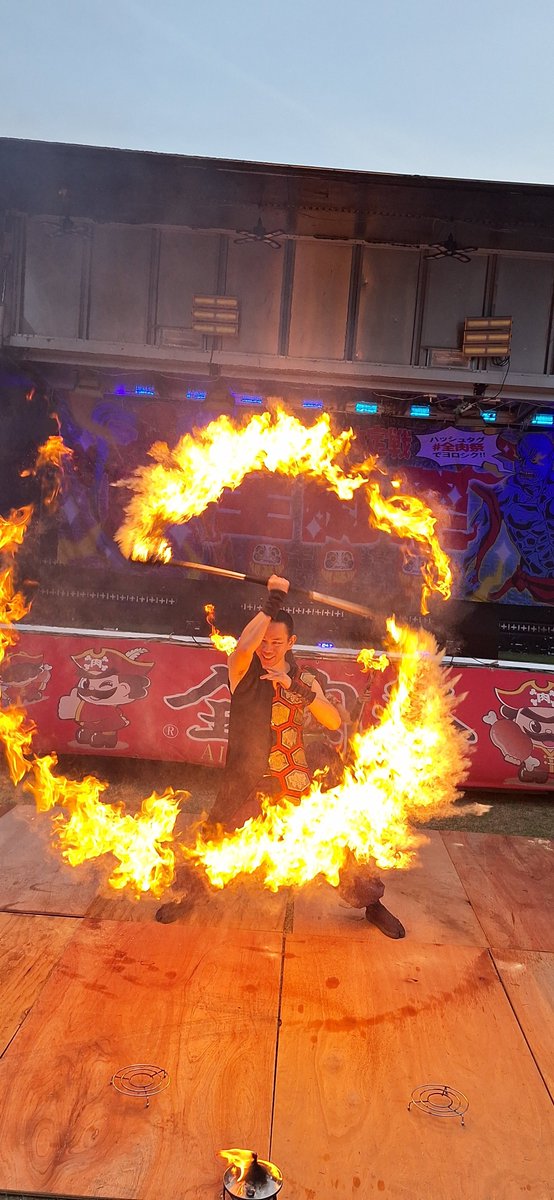 American0530's tweet photo. 2025.4.27
炎と光のパフォーマンス軍団 幻火🔥
#島根県出雲市
#全肉祭
#幻火 https://t.co/Ls5VTLi3RP