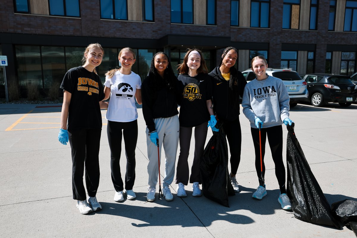 2025 Day of Caring 👏

#Hawkeyes