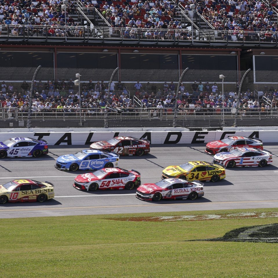 Juan (@leclercelliott_) on Twitter photo 60th top-10 for <a href="/chaseelliott/">Chase Elliott</a> in the NextGen era.
Tied for third most amongst all drivers. 60th top-10 for <a href="/chaseelliott/">Chase Elliott</a> in the NextGen era.
Tied for third most amongst all drivers.