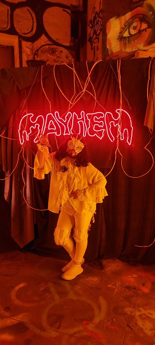 VariStradi's tweet photo. VIVA LA MAYHEM, MÉXICO CITY. 🇲🇽
Que Hermoso es coincidir en esta vida con estos momentos!! 🤍
@ladygaga 
#ladygaga #MAYHEM #CDMX #MexicoCity #LittleMonster https://t.co/cVpjUYV9s9