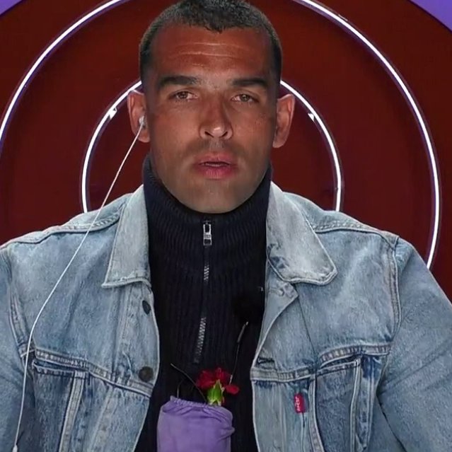 O Luís ainda está de cravo ao peito 🥰 💪
#bbtvi