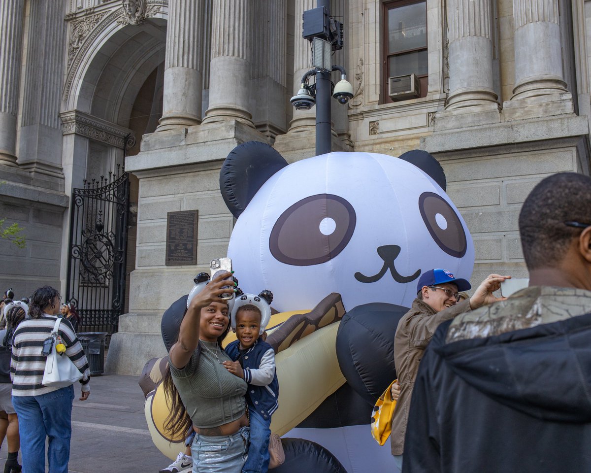 Our last Sunday in April was a gorgeous one to enjoy outdoors in Philly.