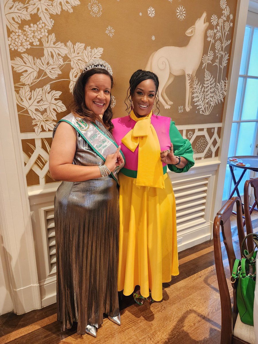 TheAutHERdrsims's tweet photo. Congratulations, Soror @KWhite4learning on becoming a Silver Star! Continue to let your light shine!!
#AKA1908
#silverstar
#sisterhood
#ServiceToAllMankind https://t.co/KxK5hyt2yU