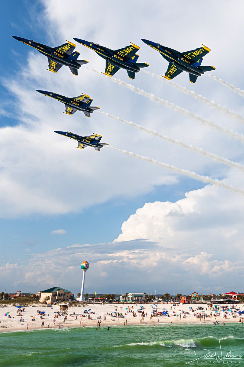 DWPhotographed's tweet image. The Blue Angels are home!
This evening's Pensacola Beach flyover as the Blue Angels return home from Augusta, GA.