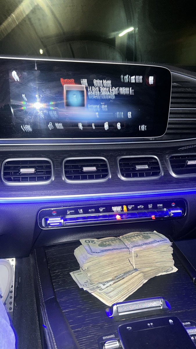 thurtball1105's tweet image. Prom weekend lol #freemybrother 💙