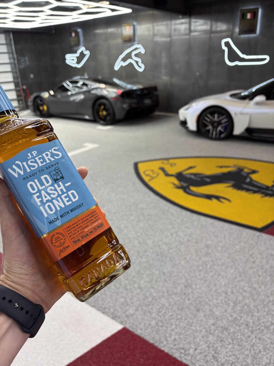 Don Livermore - Uisgephile (whisky lover) (@cdnwhiskydoc) on Twitter photo Storytelling #canadianwhisky and racing at M1 racetrack in #michigan
#uisgephile #whisky
<a href="/CorbySW/">Corby Spirit and Wine</a> Storytelling #canadianwhisky and racing at M1 racetrack in #michigan
#uisgephile #whisky
<a href="/CorbySW/">Corby Spirit and Wine</a>