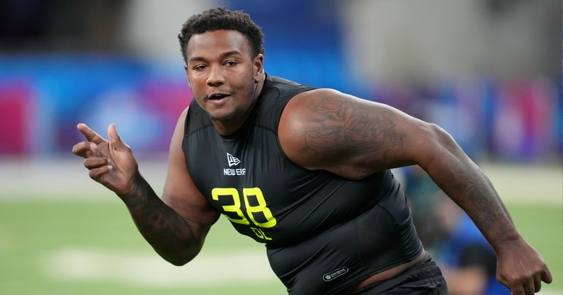 KSRonX's tweet image. Will Deone Walker be the most underrated pick of the NFL Draft?
"I really do believe he has a chance to be the steal of the draft. I really believe that."
➡️ on3.com/teams/kentucky…