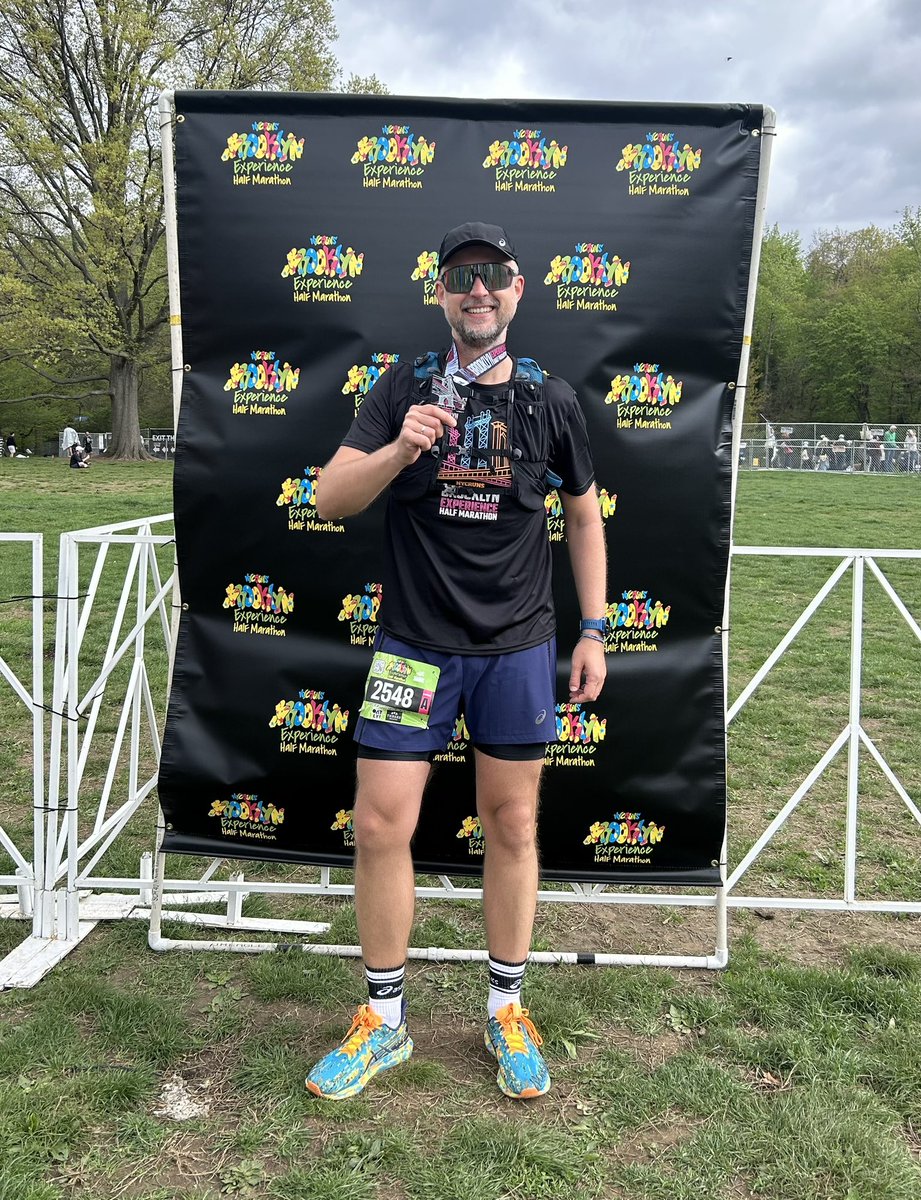 Basos7's tweet photo. Brooklyn Half Marathon ukoΕczony! 24k biegaczy, emocje i speΕnione marzenie. DziΔkujΔ! πββοΈβ€οΈπ
#BrooklynHalf #Running #NYC #SoundMindSoundBody https://t.co/0BOn0vMFMz