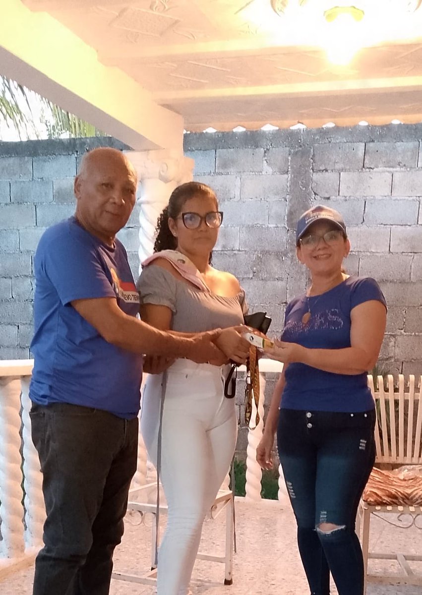 #27Abr Entrega de medicamentos como parte de la ayuda social de <a href="/UNT_RomGallegos/">Un Nuevo Tiempo Romulo Gallegos Cojedes</a>, liderada por Luis Villanueva, presidente de <a href="/untcojedes19/">untcojedesoficial</a> y candidato a la reelección como diputado. Este #25may ¡Comprometidos con nuestra comunidad! #AquiNadieSeRinde #VenezuelaEsLaRazon
