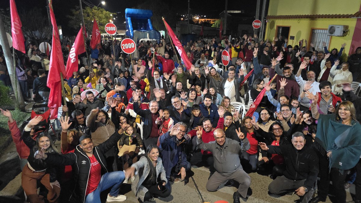 MarneOsorioLima's tweet photo. Estuvimos en barrio Bisio junto a Richard Sander en un estupendo acto organizado por el Grupo "Amigos de Jorge Romero".
El 11 de mayo votamos #RichardIntendente #La2000 #LaFuerzaQueAvanza https://t.co/mQVvvjP4OY
