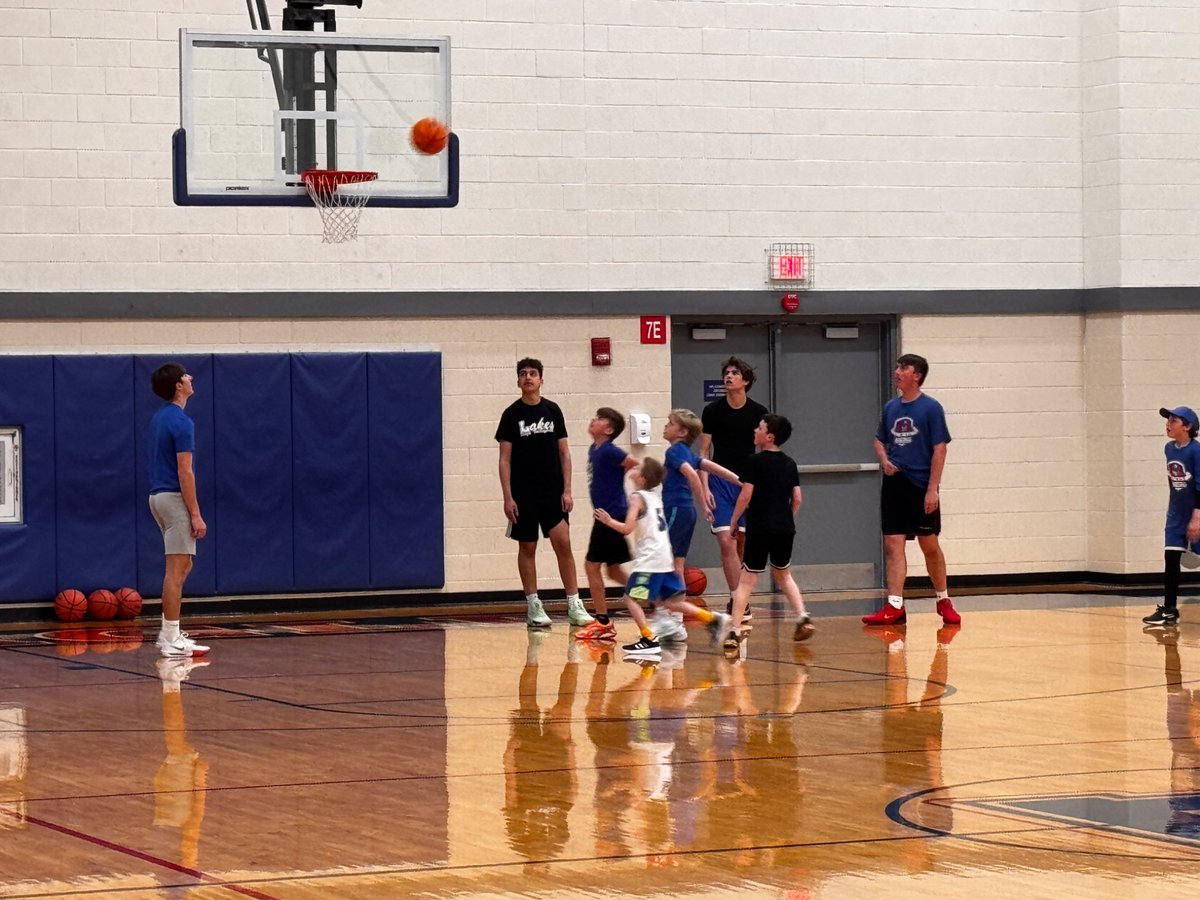 To all incredible athletes 2nite who attended with energy, heart &amp; hustle, thank u 🤜🤛 Your passion &amp; effort made our free skills clinic into something special. Much love to your families, the @lchs_hoops players &amp; coaches who helped make tonight possible. #AngryEagleEmpire 😡🦅