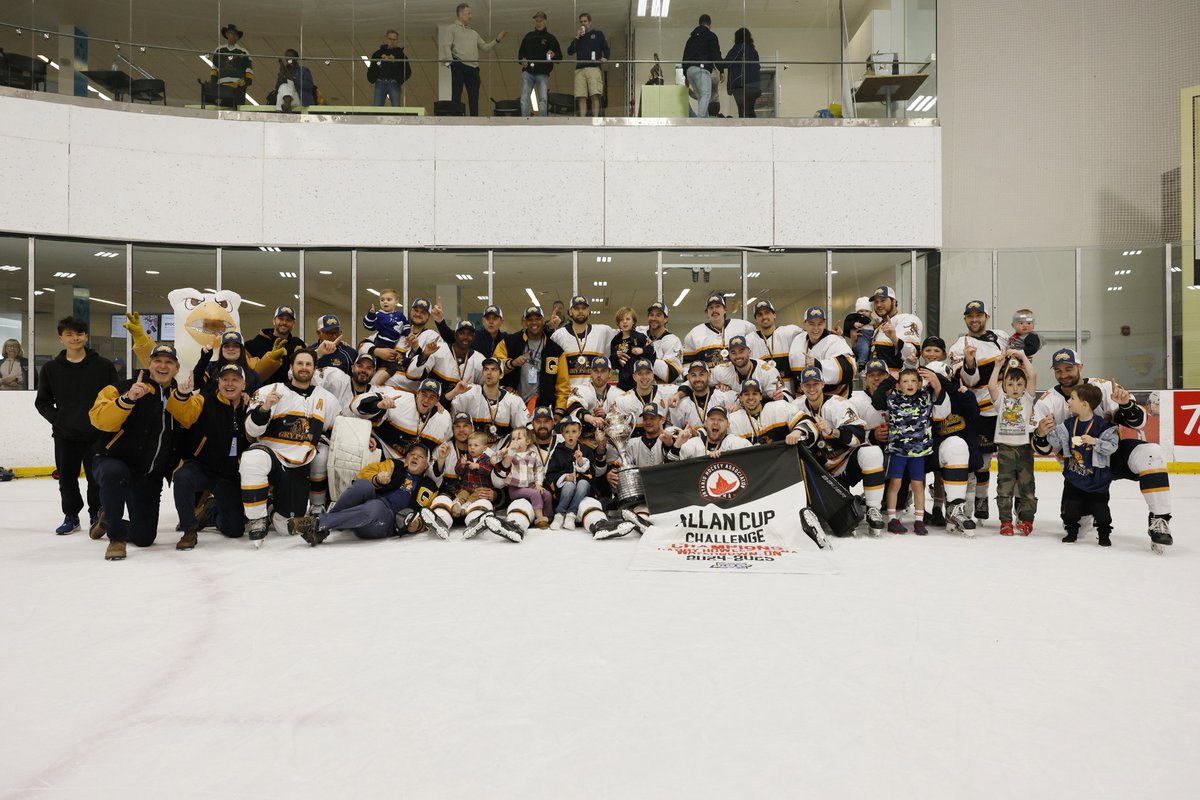 The home team sure looked to enjoy winning that historic #AllanCup this weekend 👀    #GryphinPride