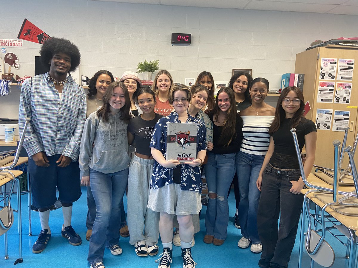 Yearbook_schs tweet media