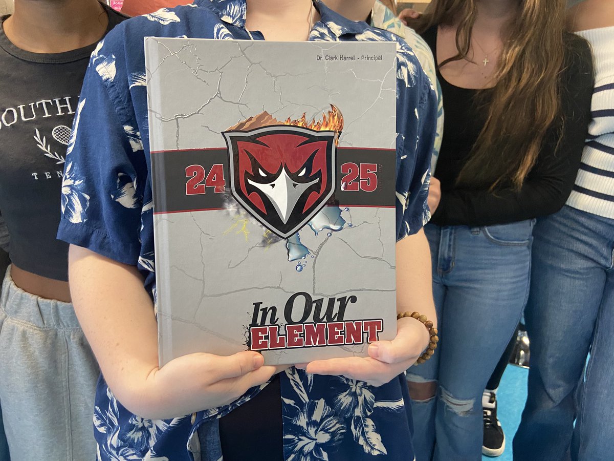 Yearbook_schs tweet media