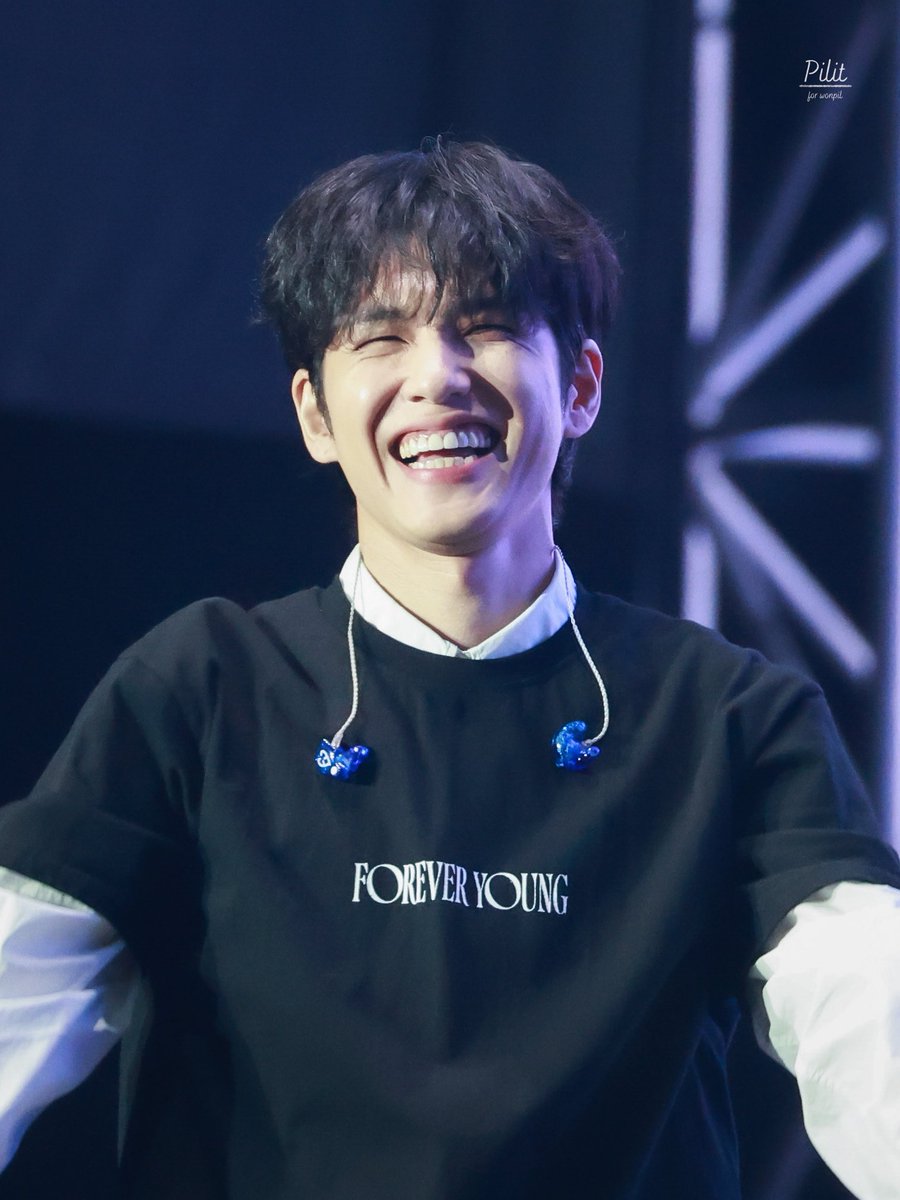 woosmandu's tweet photo. happiest birthday to my happy Pil, the brightest ball of sunshine to ever exist 

#봄처럼_따스한_원필아_생일축하해
#MY_SPRING_WONPIL
#원필 #데이식스 #DAY6 https://t.co/ZTBnqP6mu9