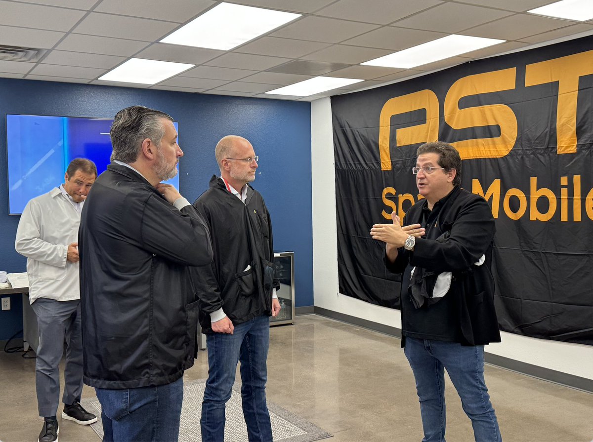 ✅ Stopped by <a href="/AST_SpaceMobile/">AST SpaceMobile</a>'s HQ in Midland to see their groundbreaking innovation in the satellite industry. 

They are the first and only company to be providing broadband coverage from space. 

3/x