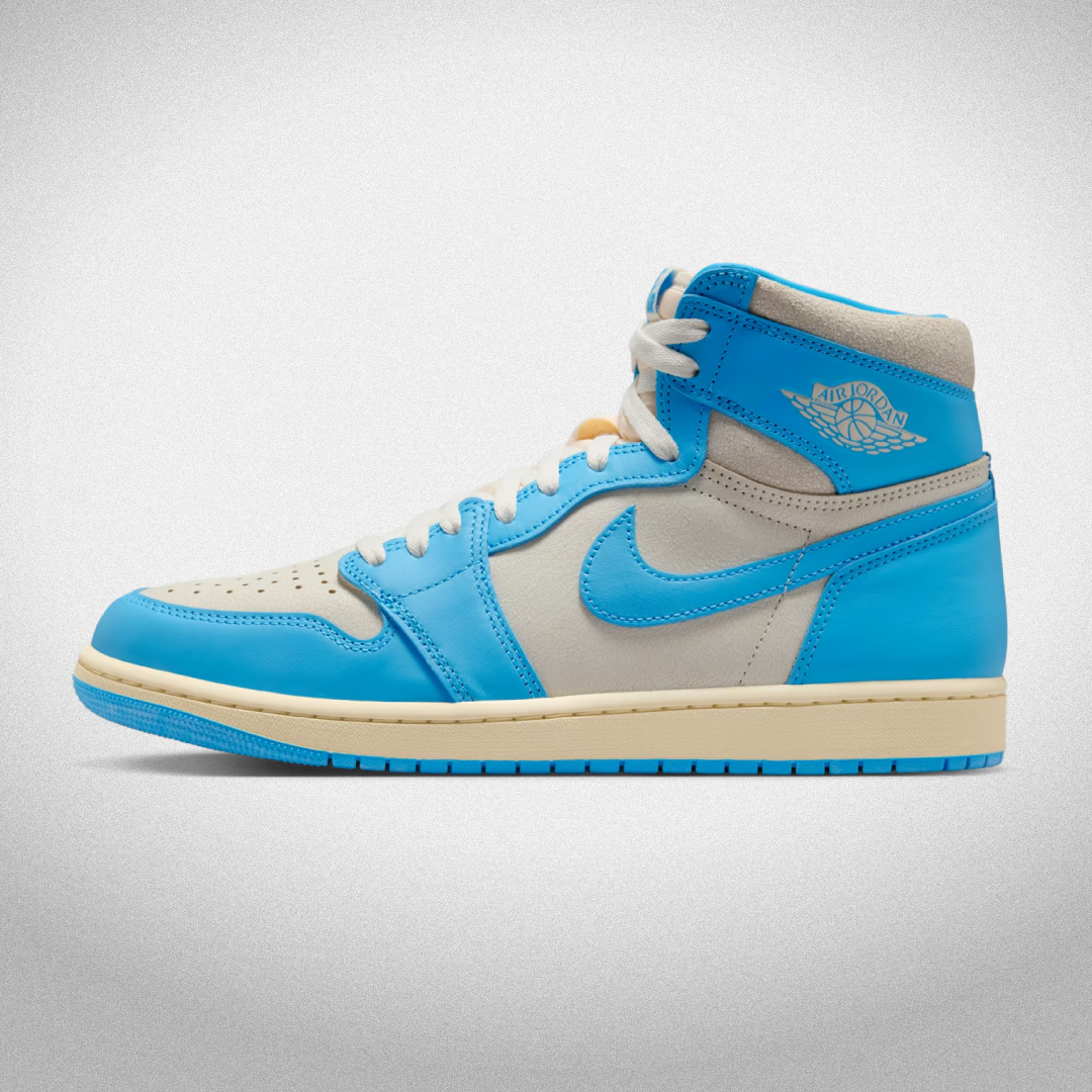 あのノースカロライナブルーが蘇る。

ジョーダンの母校、UNCカラーを
纏ったAJ1 レトロ HIGH OG🏀

レザーで耐久性と構造を強化🔥
ラバートラクションで路面をグリップ

時代を超えて愛されるために
新たに進化を遂げて登場👍

🔗商品を見る
nike.com/jp/launch/t/ai…