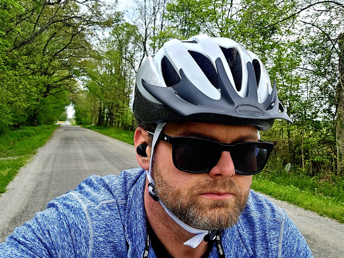 Upgraded to a Mongoose Grit gravel bike. This rides so much better than the cheap mountain bike I had before. I'm still working on getting it set up exactly the way I want.

#mongoose 
#gravelcycling 
#stravacycling 
#garmin
#bareperformancenutrition