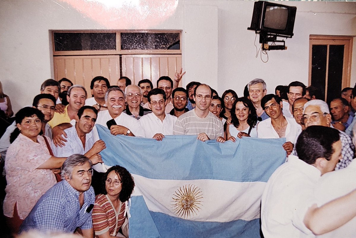 grcarmonac's tweet photo. A 22 años de la elección que llevó a Néstor Kirchner a la Presidencia de la Nación, mi recuerdo afectuoso hacia él  y hacia los compañeros y compañeras del kirchnerismo  fundacional de #Mendoza. 
Los días más felices fueron y serán peronistas. https://t.co/0rmSCyFunk
