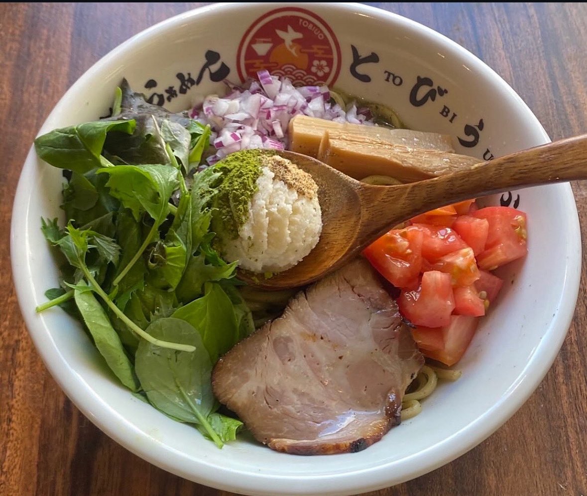 ramentobiuo's tweet photo. おはようございます😃

本日も11:30より通常営業致します。
焼きあご煮干しらぁめん
濃厚焼きあご煮干しらぁめん
醤油らぁめん
焦がし醤油らぁめん（限定）
とびうおグリーン

の販売となります🫡✨✨✨
お待ちしております🫡 https://t.co/8XaCzQLnGe